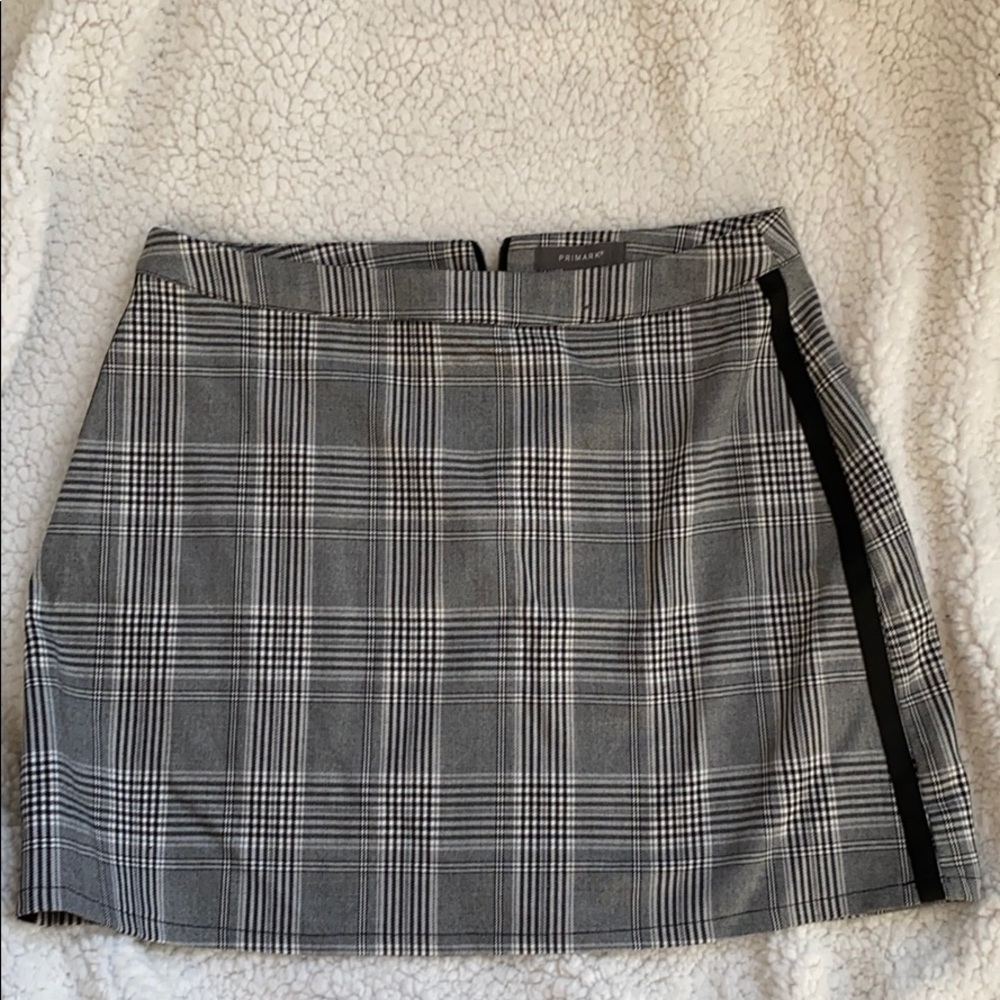 Black and white plaid skirt